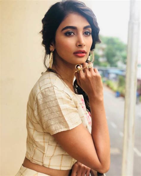 pooja hegde instagram